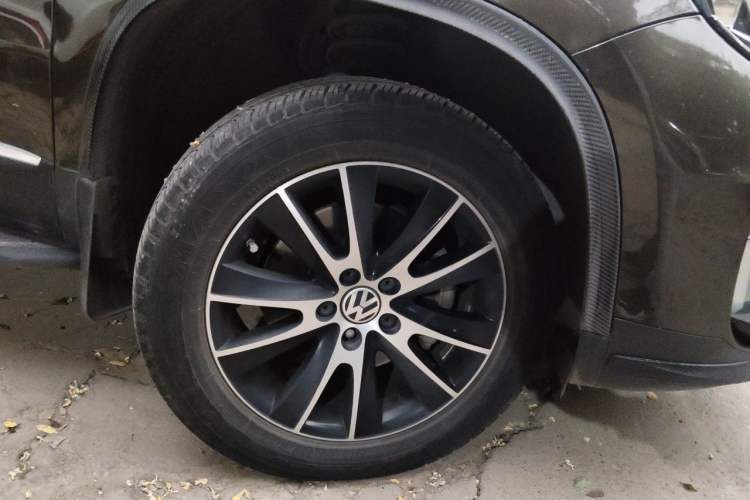 Used Volkswagen Tiguan 2015 1.8TSI Automatic Two-Wheel Drive Luxury Model Right Front Wheel Hub