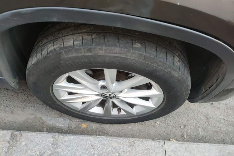 Used Volkswagen Tiguan 2015 1.8TSI Automatic Two-Wheel Drive Comfort Edition Right Front Wheel Hub