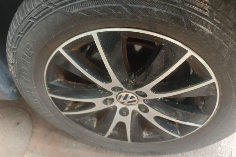 Used Volkswagen Tiguan 2015 1.8TSI Automatic Two-Wheel Drive Luxury Model Right Front Wheel Hub