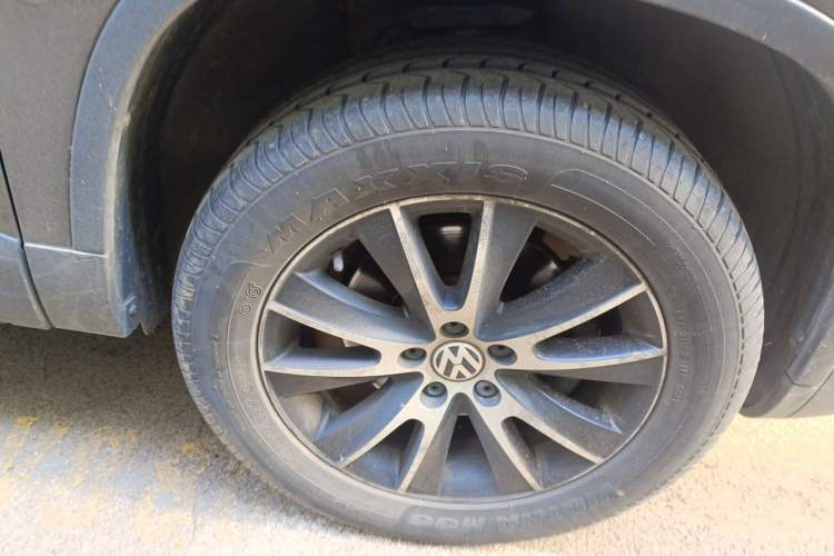 Used Volkswagen Tiguan 2015 1.8TSI Automatic Two-Wheel Drive Luxury Model Right Front Wheel Hub