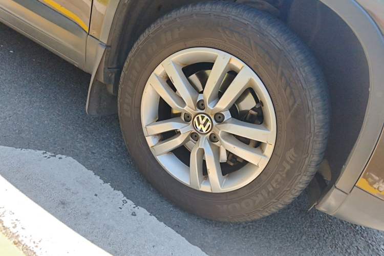 Used Volkswagen Tiguan 2015 1.8TSI Automatic Two-Wheel Drive Trend Edition Right Front Wheel Hub