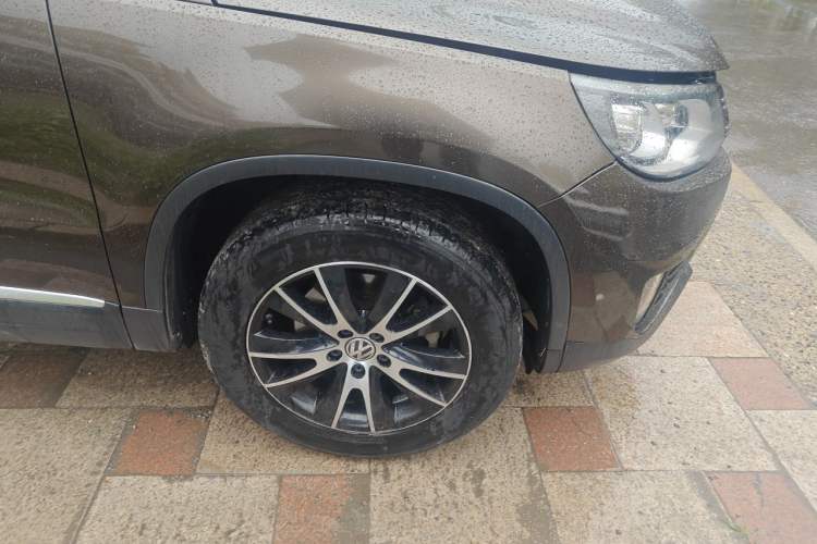 Used Volkswagen Tiguan 2015 1.8TSI Automatic Two-Wheel Drive Luxury Model Right Front Wheel Hub