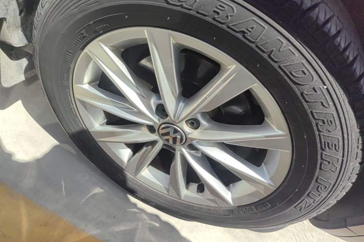 Used Volkswagen Tiguan 2015 1.8TSI Automatic Two-Wheel Drive Comfort Edition Right Front Wheel Hub