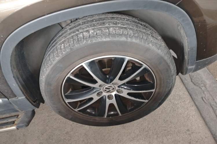Used Volkswagen Tiguan 2015 1.8TSI Automatic Two-Wheel Drive Luxury Model Right Front Wheel Hub