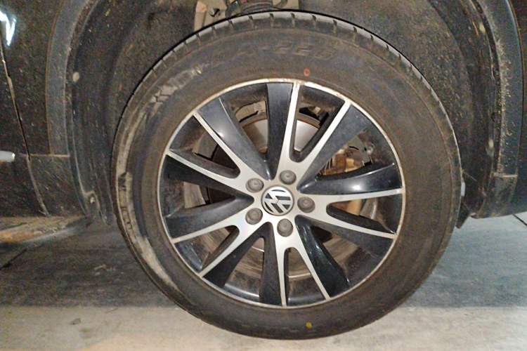 Used Volkswagen Tiguan 2015 1.8TSI Automatic Two-Wheel Drive Luxury Model Right Front Wheel Hub