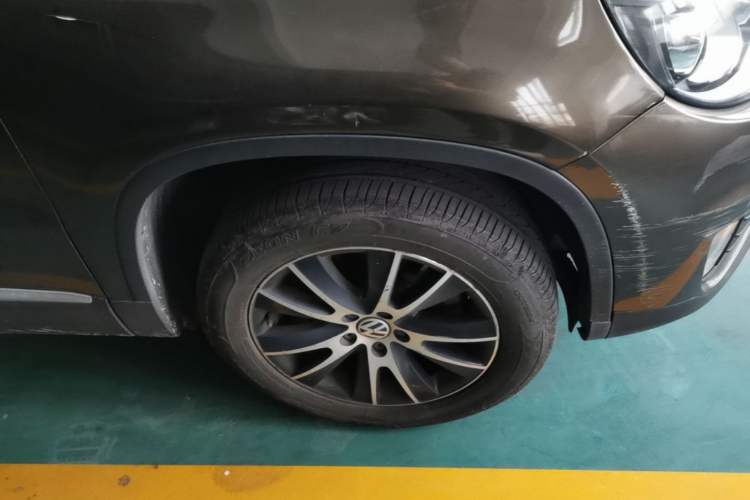 Used Volkswagen Tiguan 2015 1.8TSI Automatic Two-Wheel Drive Luxury Model Right Front Wheel Hub