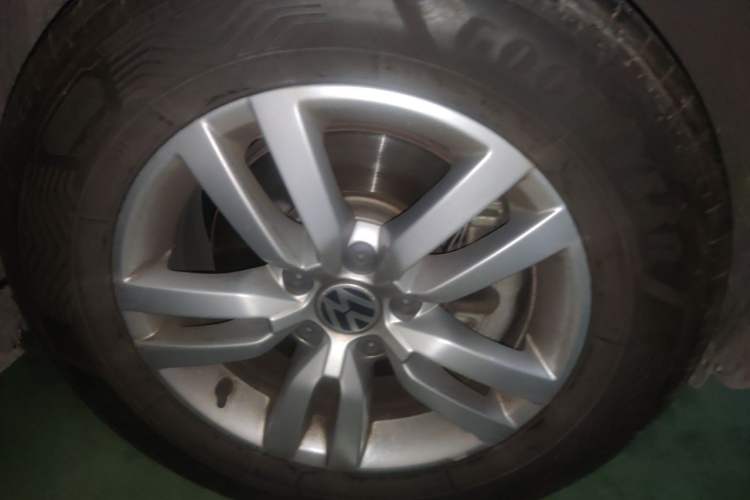 Used Volkswagen Tiguan 2015 1.8TSI Automatic Two-Wheel Drive Comfort Edition Right Front Wheel Hub