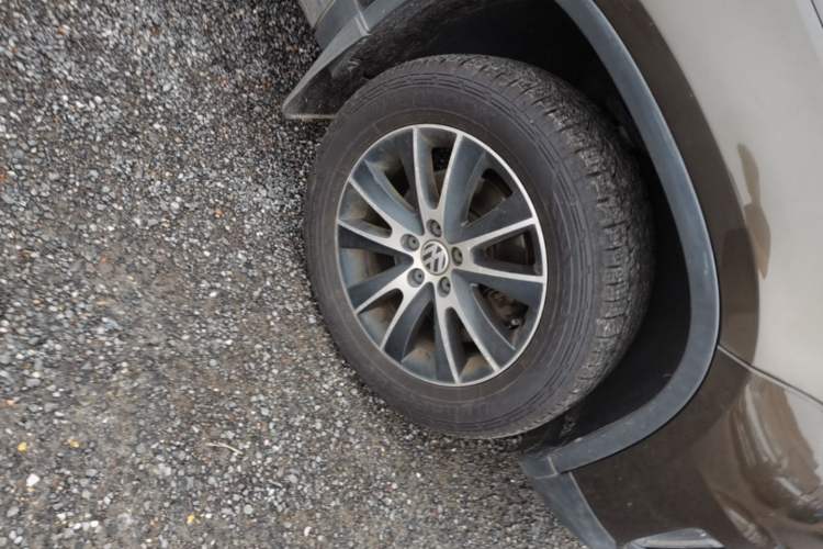Used Volkswagen Tiguan 2015 1.8TSI Automatic Two-Wheel Drive Luxury Model Right Front Wheel Hub