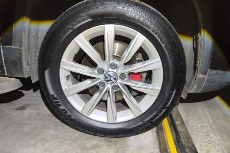 Used Volkswagen Tiguan 2015 1.8TSI Automatic Two-Wheel Drive Comfort Edition Right Front Wheel Hub