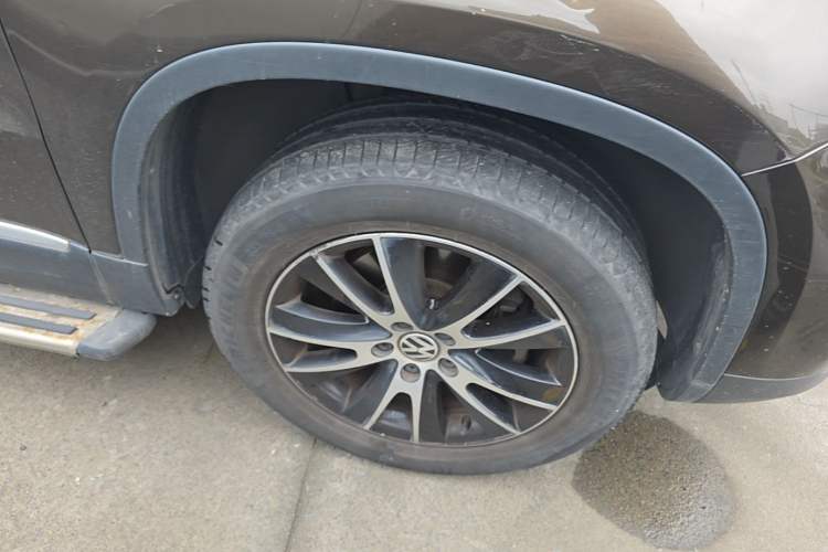 Used Volkswagen Tiguan 2015 1.8TSI Automatic Two-Wheel Drive Luxury Model Right Front Wheel Hub