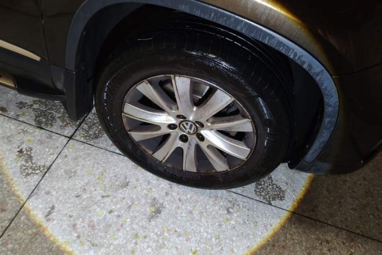 Used Volkswagen Tiguan 2015 1.8TSI Automatic Two-Wheel Drive Luxury Model Right Front Wheel Hub