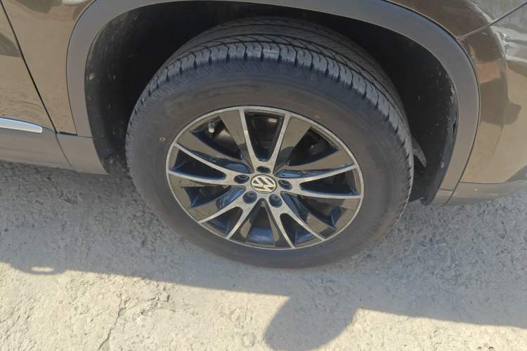 Used Volkswagen Tiguan 2015 1.8TSI Automatic Two-Wheel Drive Luxury Model Right Front Wheel Hub