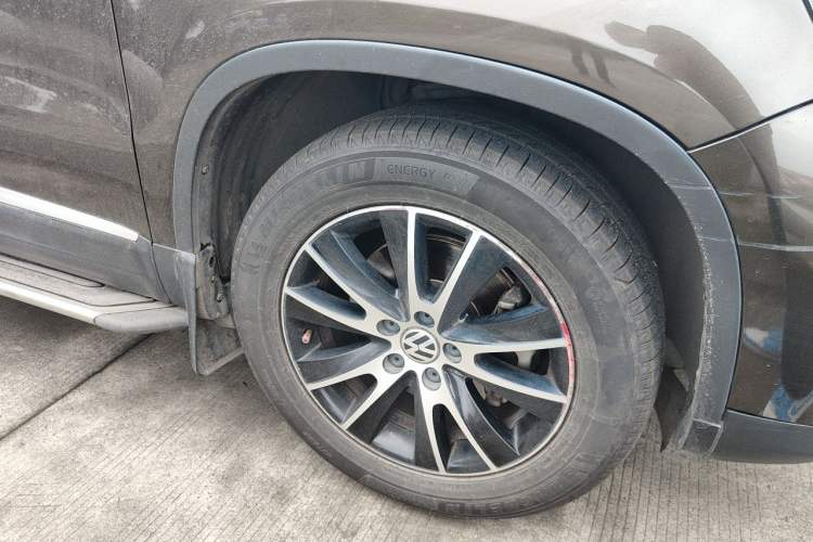 Used Volkswagen Tiguan 2015 1.8TSI Automatic Two-Wheel Drive Luxury Model Right Front Wheel Hub
