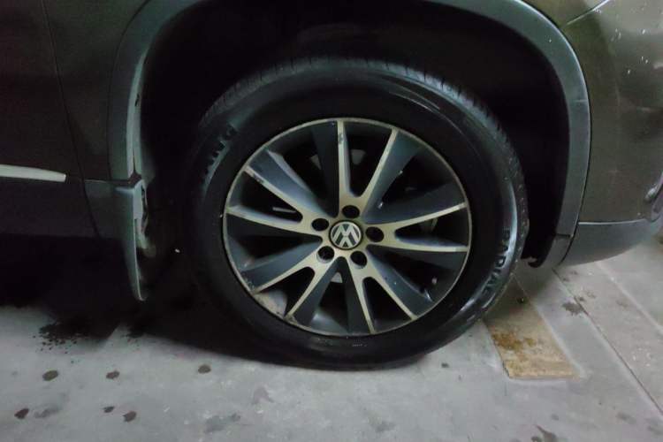 Used Volkswagen Tiguan 2015 1.8TSI Automatic Two-Wheel Drive Luxury Model Right Front Wheel Hub