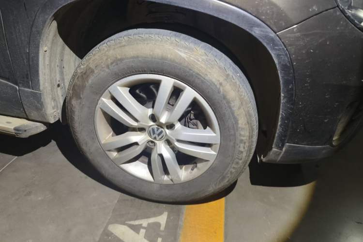 Used Volkswagen Tiguan 2015 1.8TSI Automatic Two-Wheel Drive Trend Edition Right Front Wheel Hub