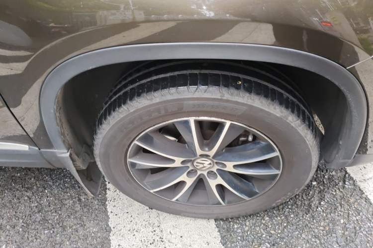 Used Volkswagen Tiguan 2015 1.8TSI Automatic Two-Wheel Drive Luxury Model Right Front Wheel Hub
