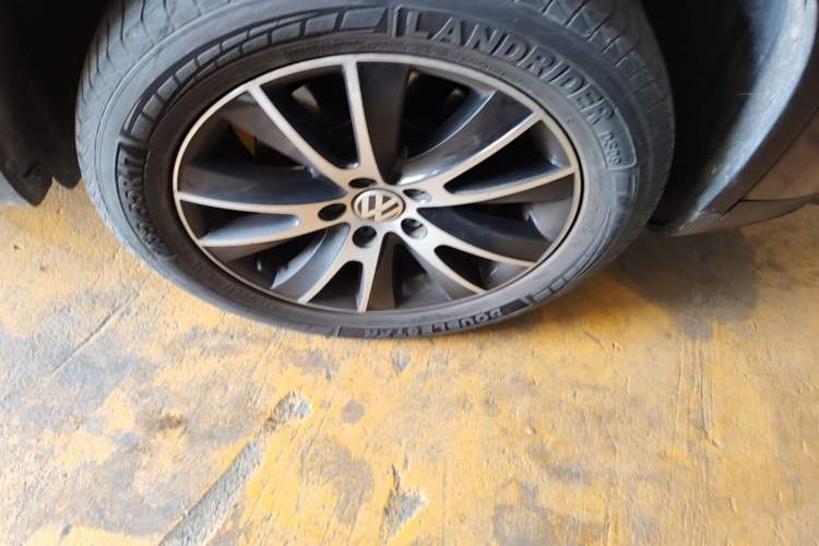 Used Volkswagen Tiguan 2015 1.8TSI Automatic Two-Wheel Drive Luxury Model Right Front Wheel Hub