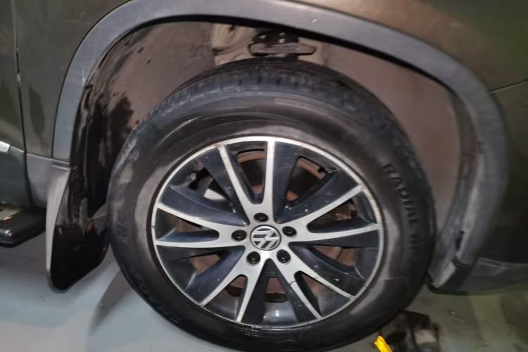 Used Volkswagen Tiguan 2015 1.8TSI Automatic Two-Wheel Drive Luxury Model Right Front Wheel Hub