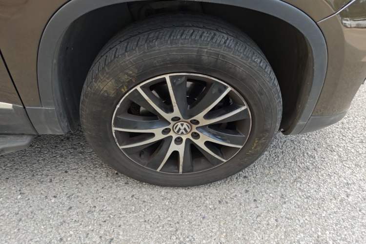 Used Volkswagen Tiguan 2015 1.8TSI Automatic Two-Wheel Drive Luxury Model Right Front Wheel Hub