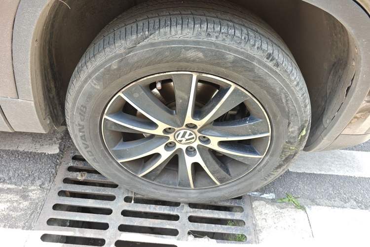 Used Volkswagen Tiguan 2015 1.8TSI Automatic Two-Wheel Drive Luxury Model Right Front Wheel Hub