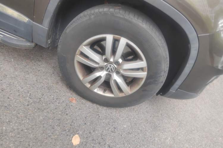 Used Volkswagen Tiguan 2015 1.8TSI Automatic Two-Wheel Drive Trend Edition Right Front Wheel Hub