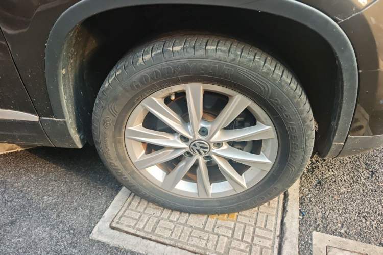 Used Volkswagen Tiguan 2015 1.8TSI Automatic Two-Wheel Drive Comfort Edition Right Front Wheel Hub