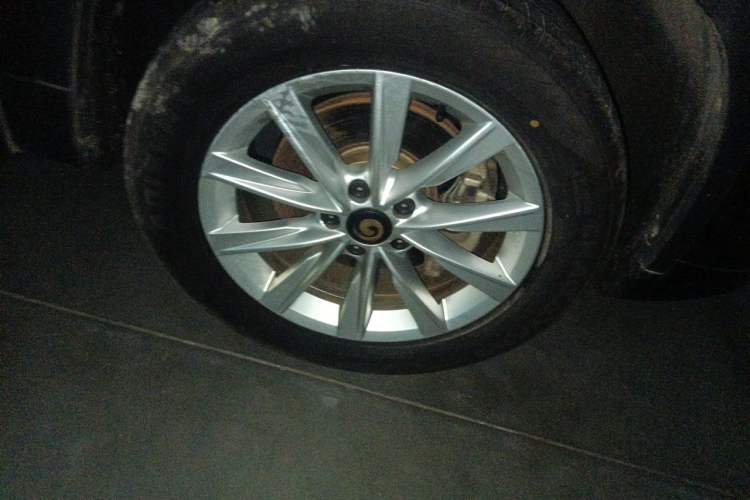 Used Volkswagen Tiguan 2015 1.8TSI Automatic Two-Wheel Drive Comfort Edition Right Front Wheel Hub