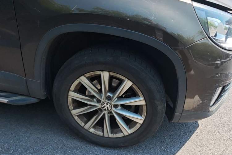 Used Volkswagen Tiguan 2015 1.8TSI Automatic Two-Wheel Drive Comfort Edition Right Front Wheel Hub