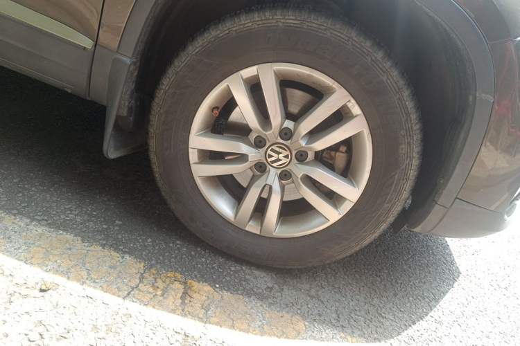 Used Volkswagen Tiguan 2015 1.8TSI Automatic Two-Wheel Drive Trend Edition Right Front Wheel Hub
