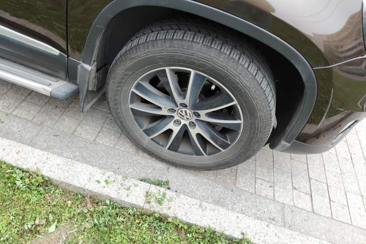 Used Volkswagen Tiguan 2015 1.8TSI Automatic Two-Wheel Drive Luxury Model Right Front Wheel Hub