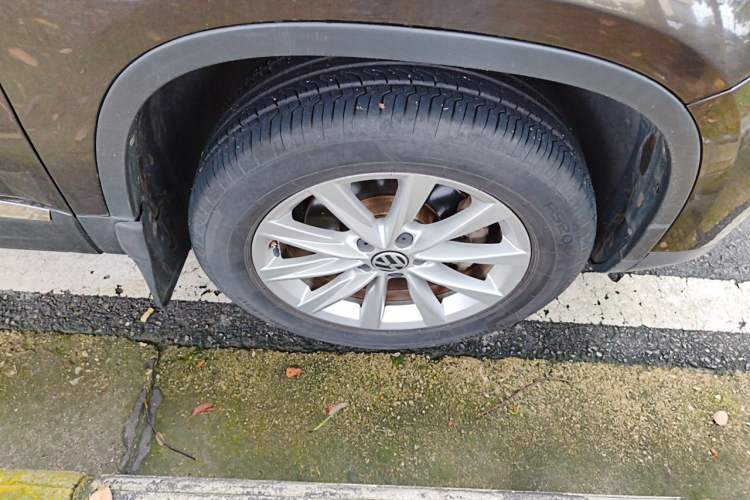 Used Volkswagen Tiguan 2015 1.8TSI Automatic Two-Wheel Drive Comfort Edition Right Front Wheel Hub