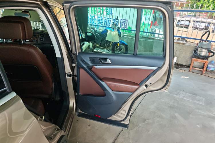Used Volkswagen Tiguan 2015 2.0 TSI Comfort Edition Right Rear Door Interior