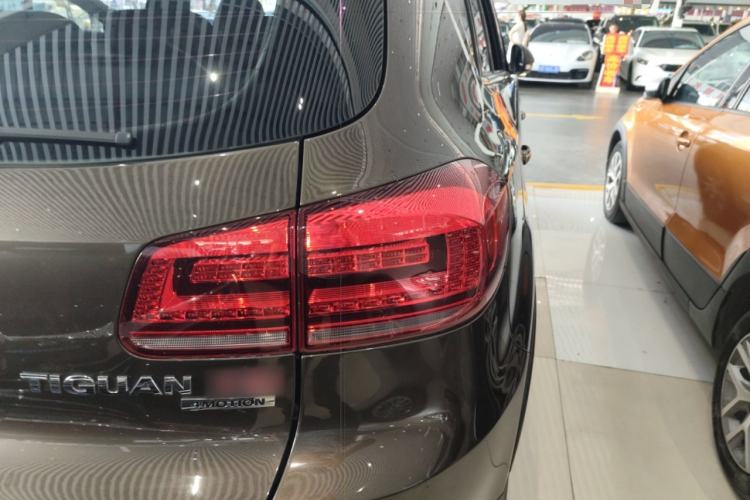 Used Volkswagen Tiguan 2015 2.0 TSI Automatic All-Wheel Drive Luxury Edition Right Rear Taillight