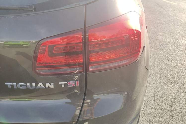 Used Volkswagen Tiguan 2015 1.8TSI Manual Two-Wheel Drive Fashion Edition Right Rear Taillight