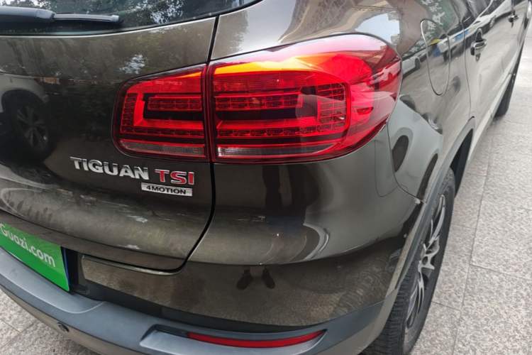 Used Volkswagen Tiguan 2015 2.0 TSI Automatic All-Wheel Drive Luxury Edition Right Rear Taillight