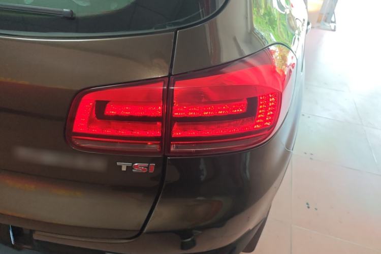 Used Volkswagen Tiguan 2015 1.8TSI Automatic Two-Wheel Drive Trend Edition Right Rear Taillight