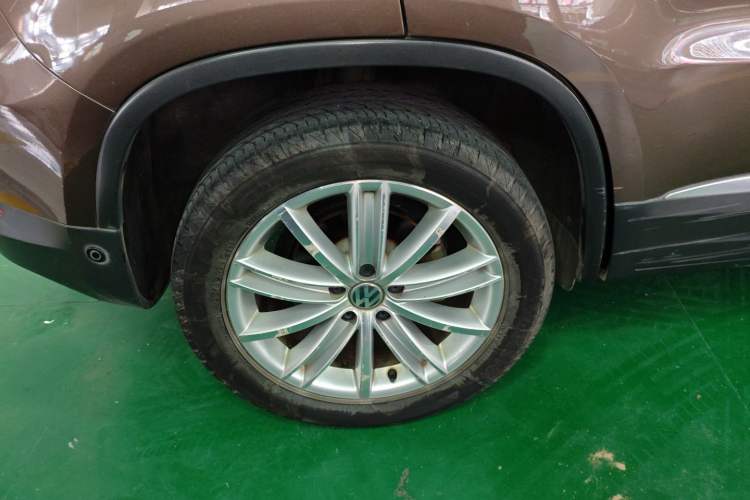 Used Volkswagen Tiguan 2015 2.0 TSI Comfort Edition Right Rear Wheel Hub