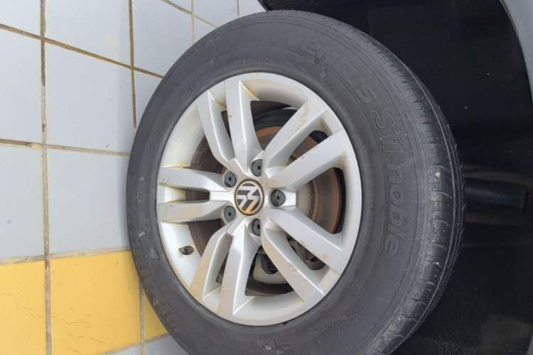 Used Volkswagen Tiguan 2015 1.8TSI Automatic Two-Wheel Drive Trend Edition Right Rear Wheel Hub