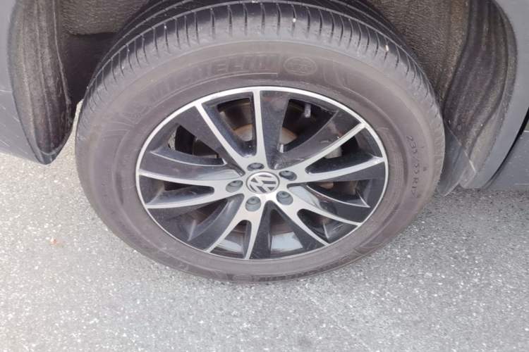 Used Volkswagen Tiguan 2015 1.8TSI Automatic Two-Wheel Drive Luxury Model Right Rear Wheel Hub