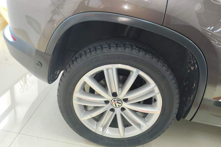 Used Volkswagen Tiguan 2015 2.0 TSI Comfort Edition Right Rear Wheel Hub