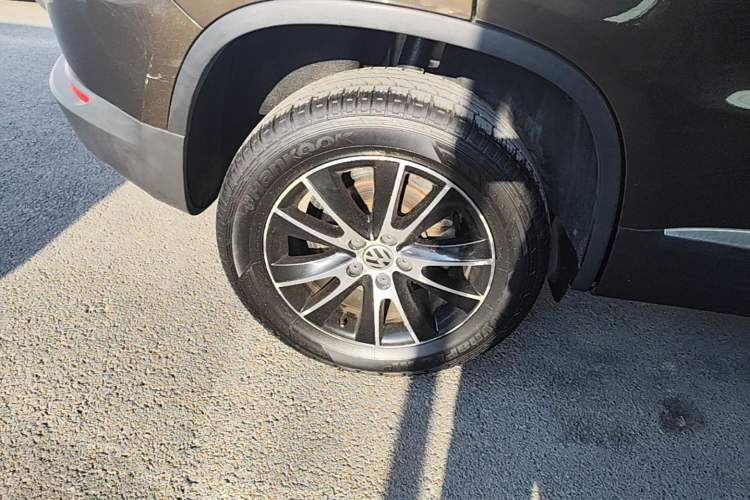Used Volkswagen Tiguan 2015 1.8TSI Automatic Two-Wheel Drive Luxury Model Right Rear Wheel Hub