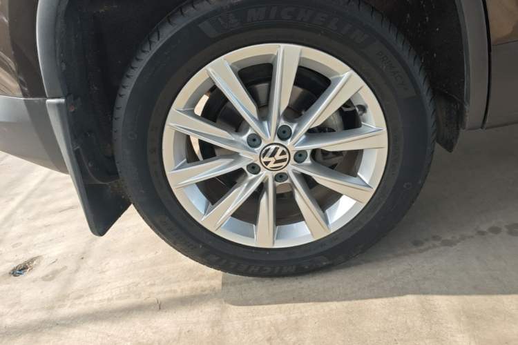 Used Volkswagen Tiguan 2015 1.8TSI Automatic Two-Wheel Drive Comfort Edition Right Rear Wheel Hub