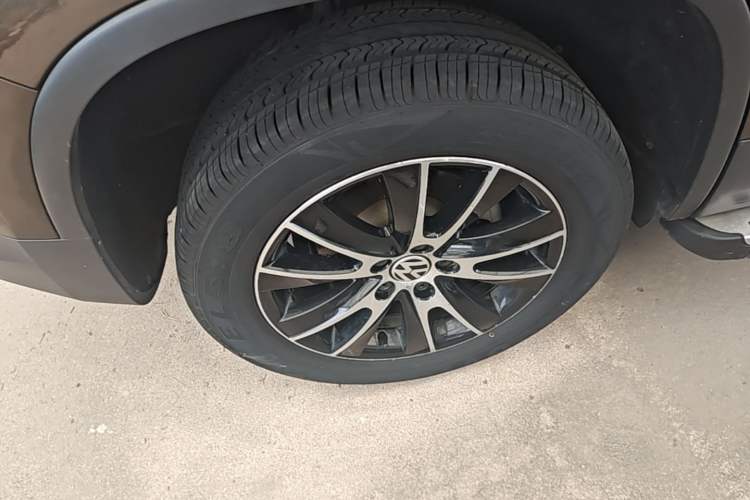 Used Volkswagen Tiguan 2015 1.8TSI Automatic Two-Wheel Drive Luxury Model Right Rear Wheel Hub