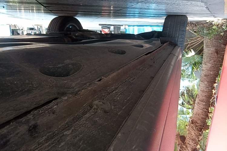 Used Volkswagen Tiguan 2015 2.0 TSI Automatic All-Wheel Drive Luxury Edition Right Side Sill