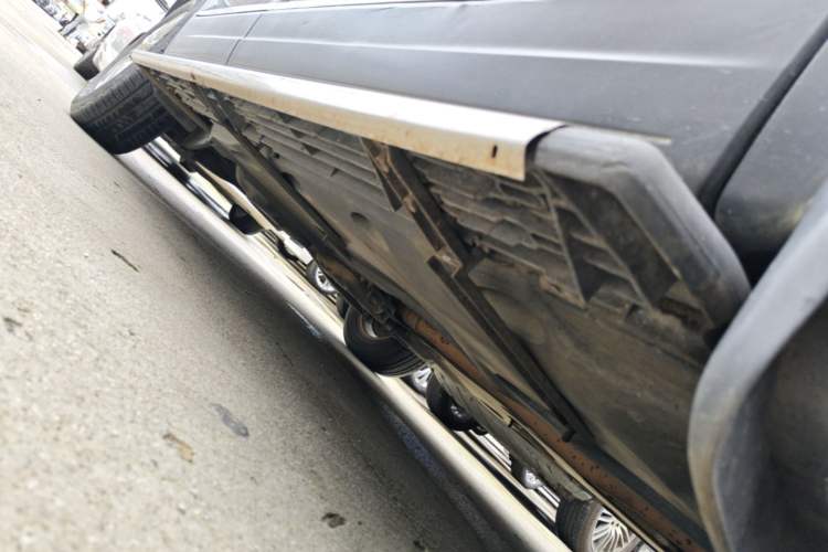 Used Volkswagen Tiguan 2015 1.8TSI Automatic Two-Wheel Drive Trend Edition Right Side Sill