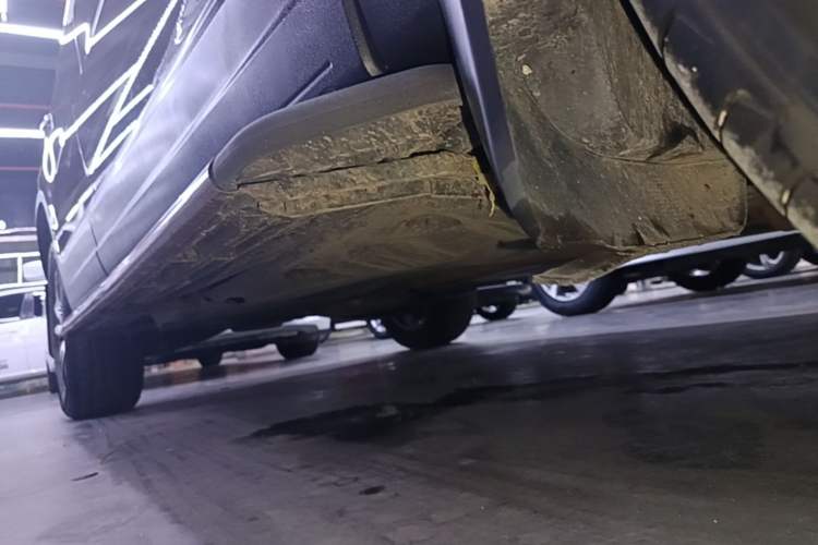 Used Volkswagen Tiguan 2015 1.8TSI Automatic Two-Wheel Drive Luxury Model Right Side Sill