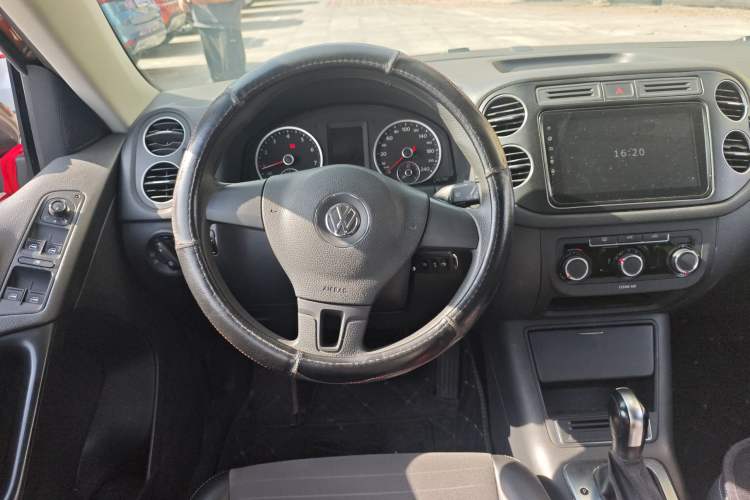 Used Volkswagen Tiguan 2015 1.8TSI Automatic Two-Wheel Drive Trend Edition Steering Wheel