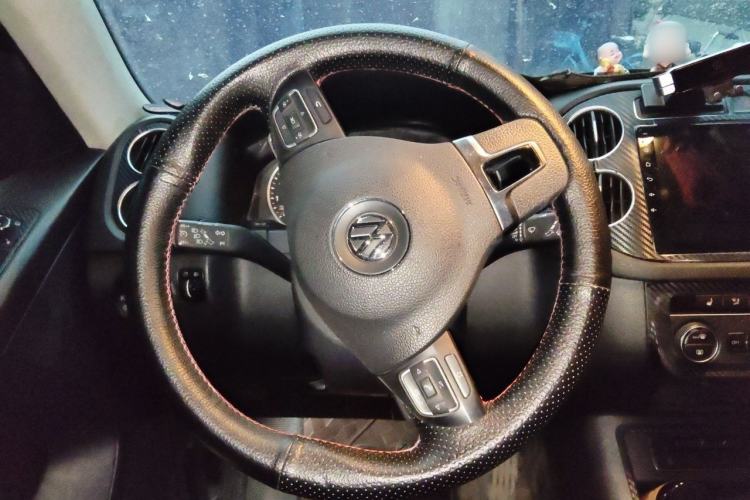 Used Volkswagen Tiguan 2015 1.8TSI Automatic Two-Wheel Drive Luxury Model Steering Wheel