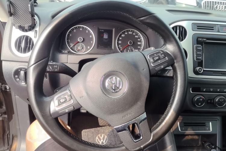 Used Volkswagen Tiguan 2015 1.8TSI Automatic Two-Wheel Drive Luxury Model Steering Wheel