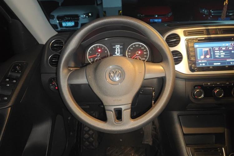 Used Volkswagen Tiguan 2015 1.8TSI Manual Two-Wheel Drive Fashion Edition Steering Wheel